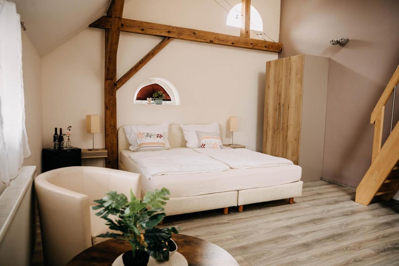 Altstadt-Residenz Manz Вахенхайм-ан-дер-Вайнштрасе Экстерьер фото