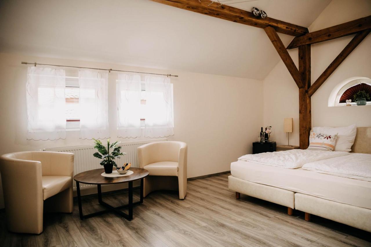Altstadt-Residenz Manz Вахенхайм-ан-дер-Вайнштрасе Экстерьер фото